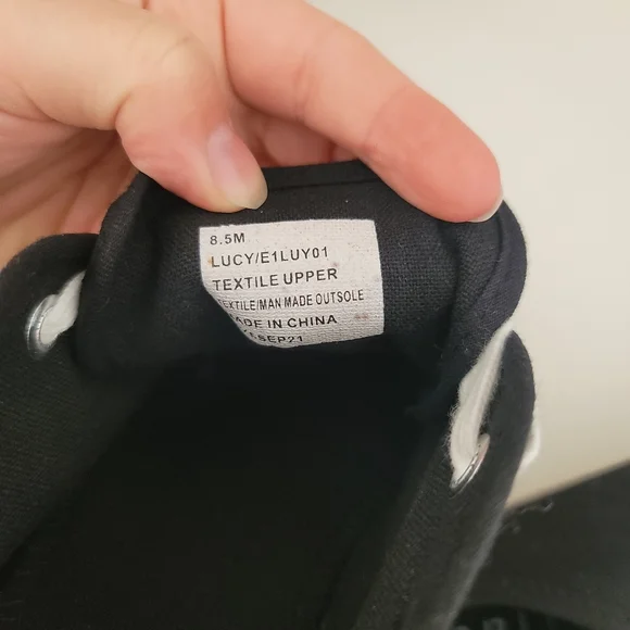 Esprit NWOT Black Canvas Cream Rubber Sneakers Women Size 9 - Picture 7 of 11